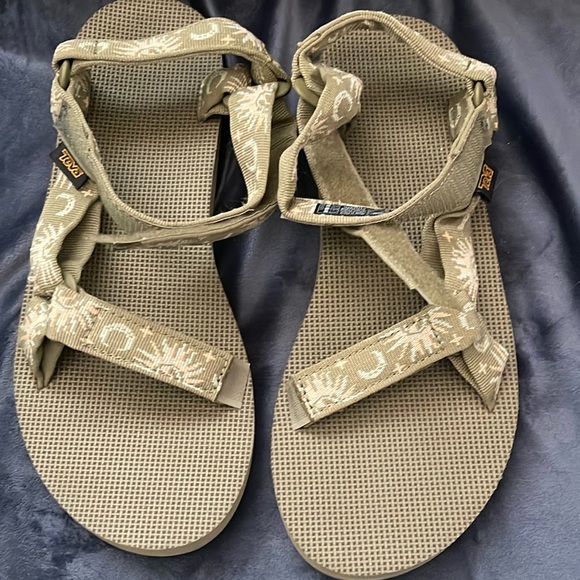 Teva Shoes - Teva sandals, size 9. Has pink in design.
